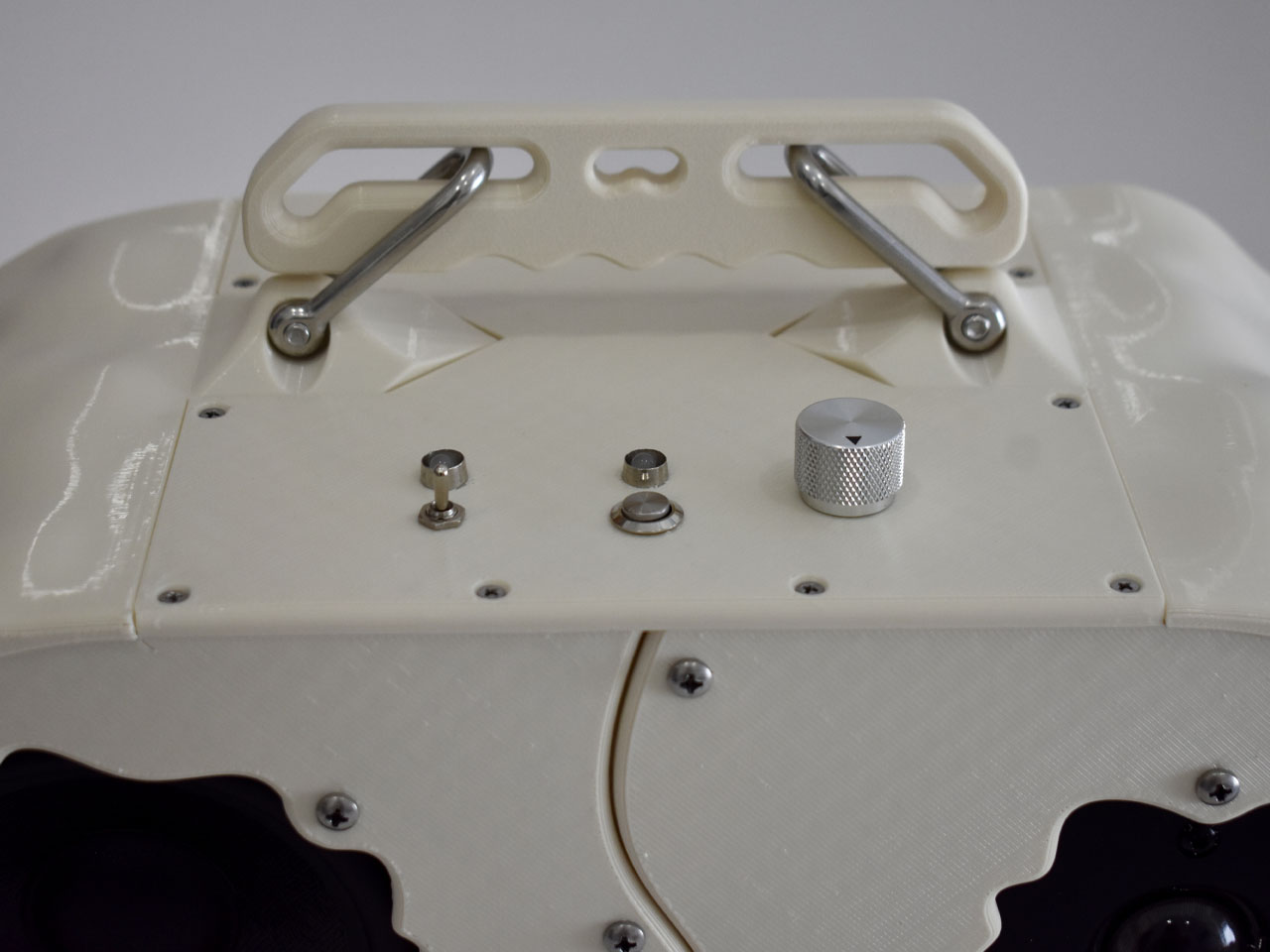 1755133574 532 Decouvrez le Haut Parleur Bluetooth Modulaire en 3D Resistant a - plare.