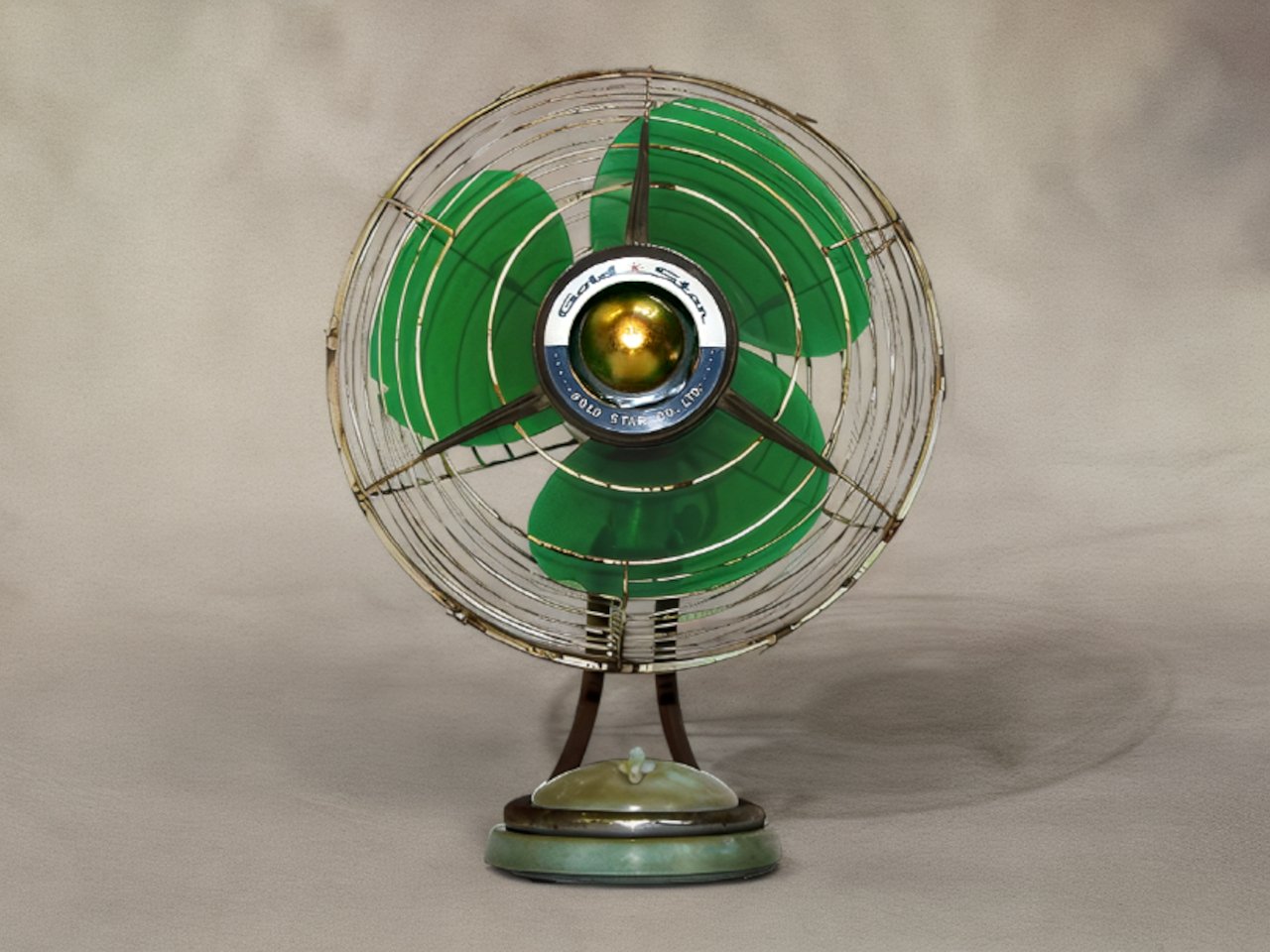 1755190501 590 Redecouvrez le Design Iconique de Goldstar LG Heritage Fan - plare.
