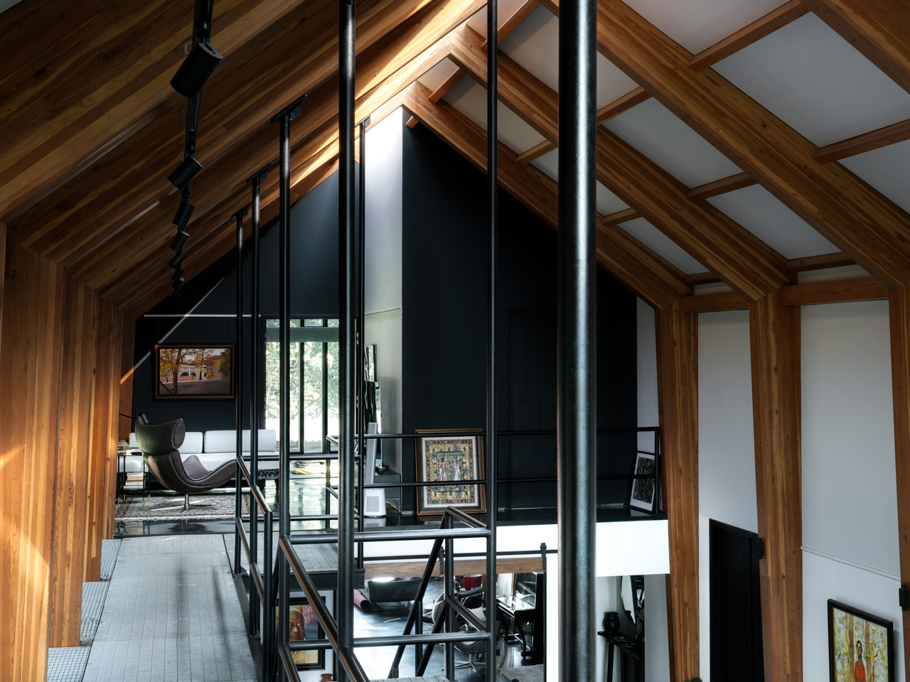 1755639581 8 Decouvrez la Premiere Maison en Bois Massif de Goa - plare.