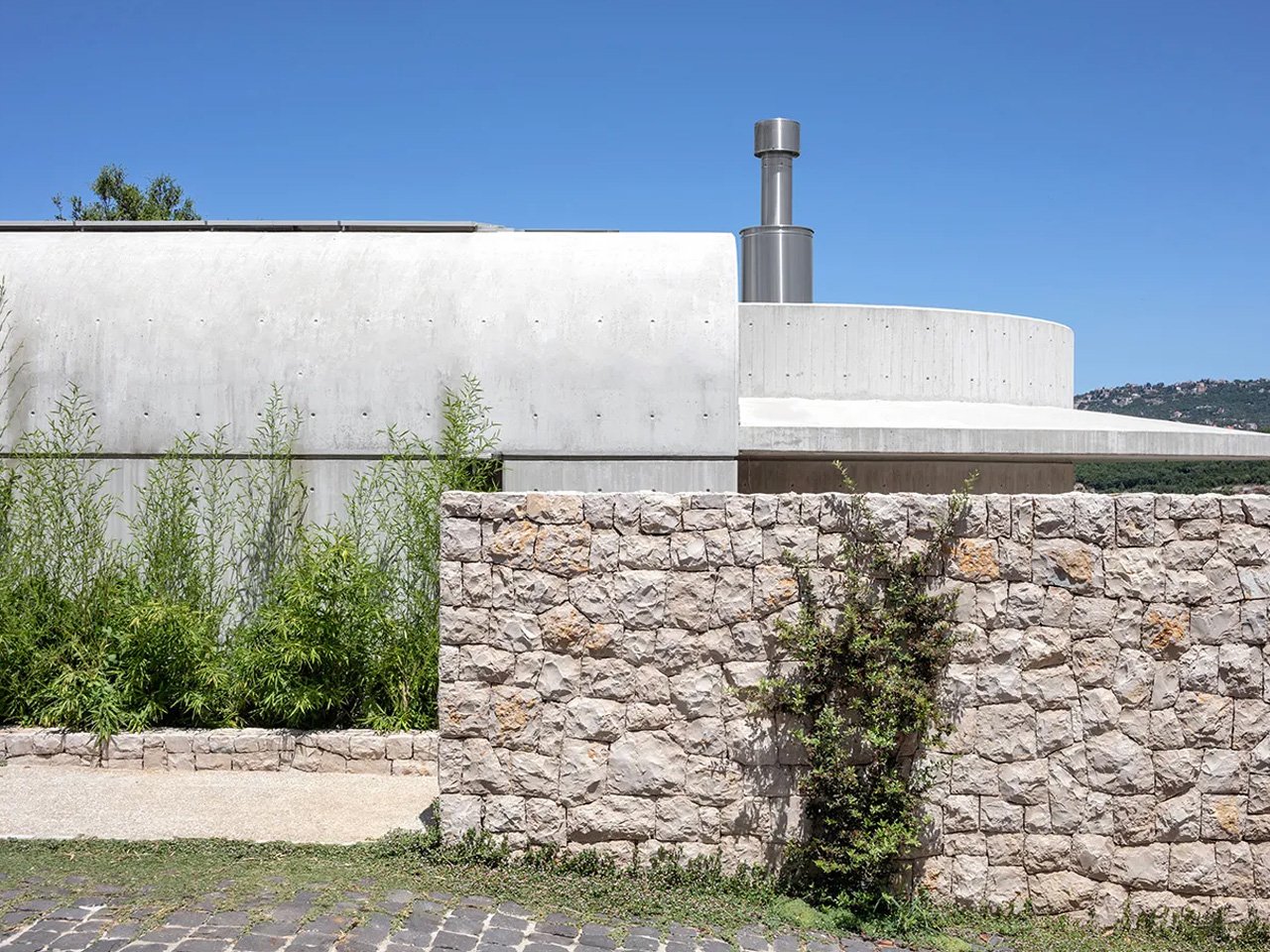 1755733231 107 Decouvrez la Montagne de Beton LEscapade Artistique ou Vie - plare.