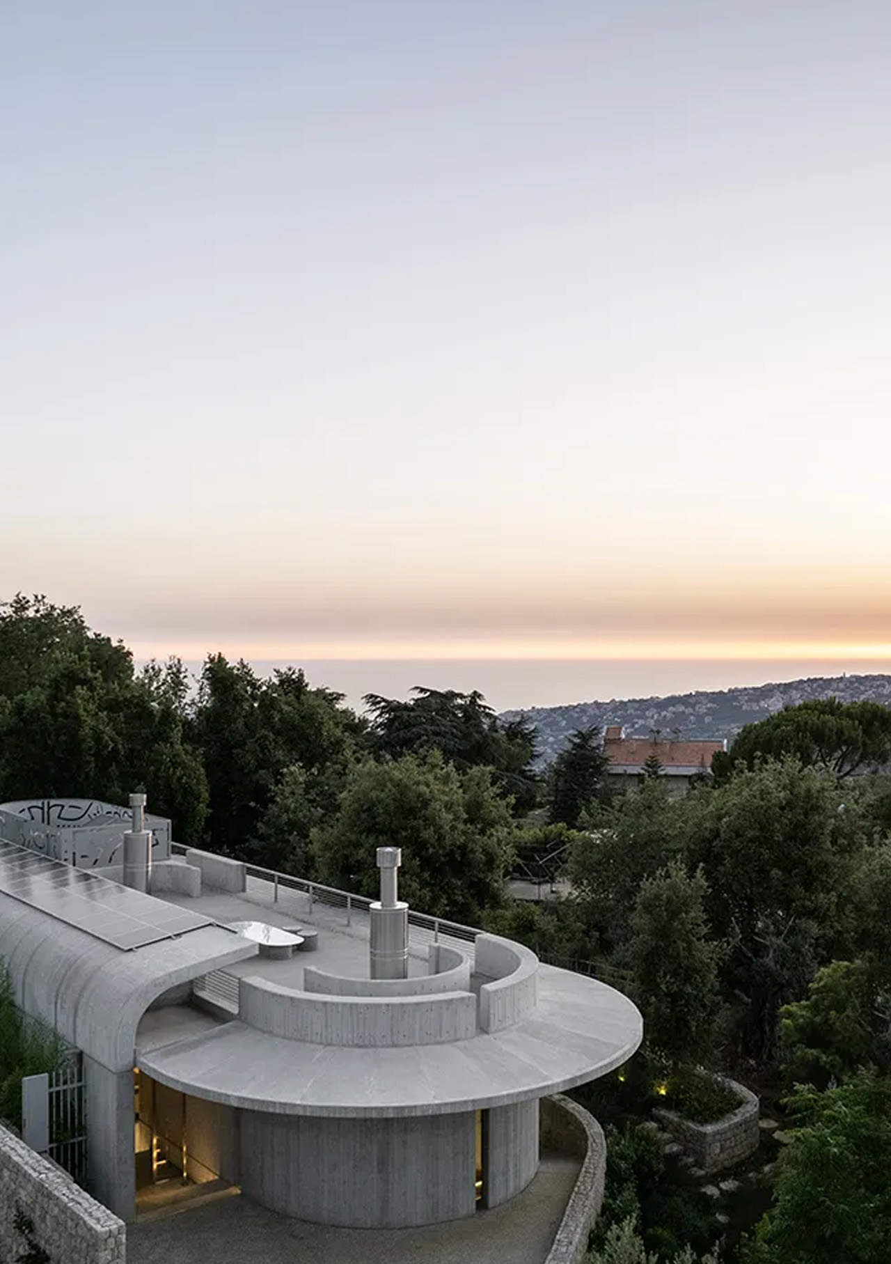 1755733231 307 Decouvrez la Montagne de Beton LEscapade Artistique ou Vie - plare.