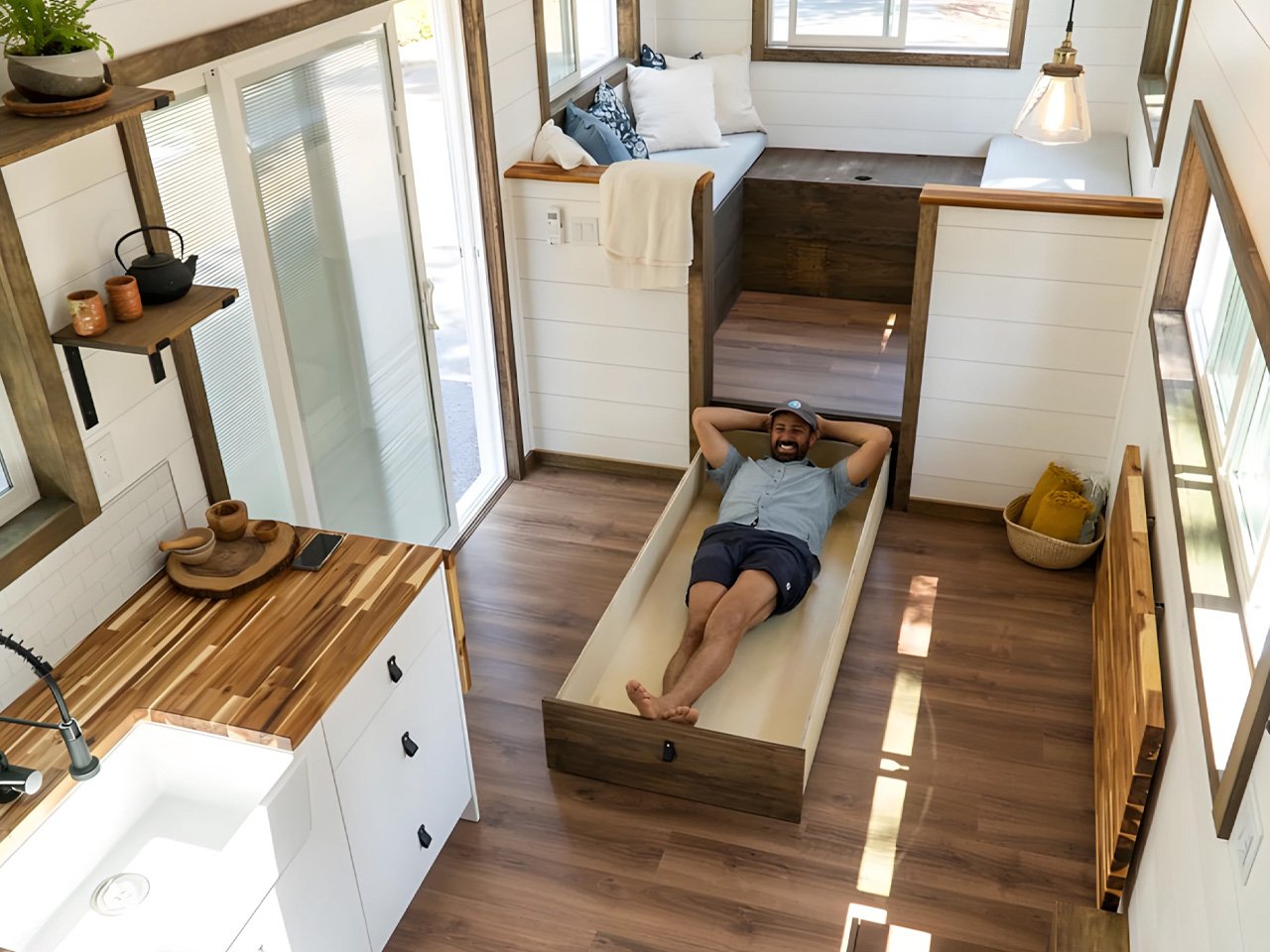 1756425961 390 Decouvrez Comment Cette Tiny House Eclatante Transforme 30 Pieds en - plare.