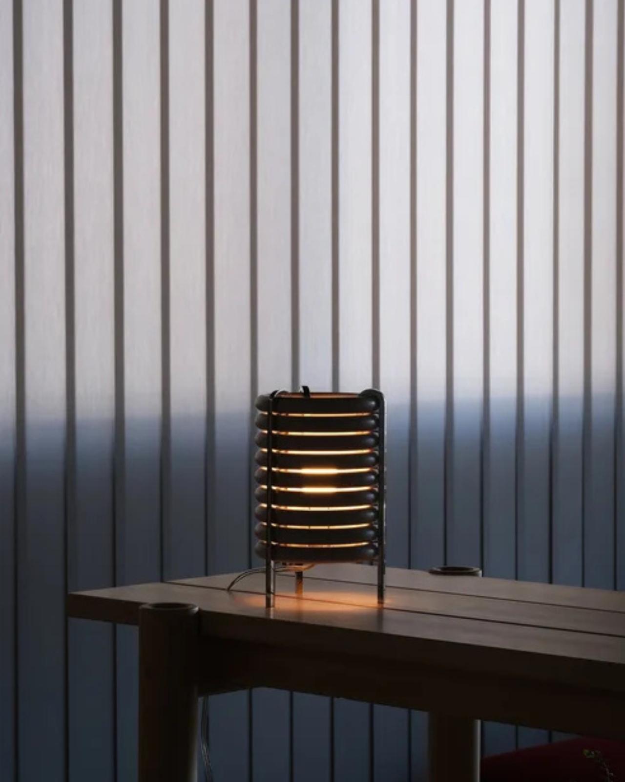 1756582201 399 Decouvrez la WA Table Lamp Une Elegance Ecologique a - plare.