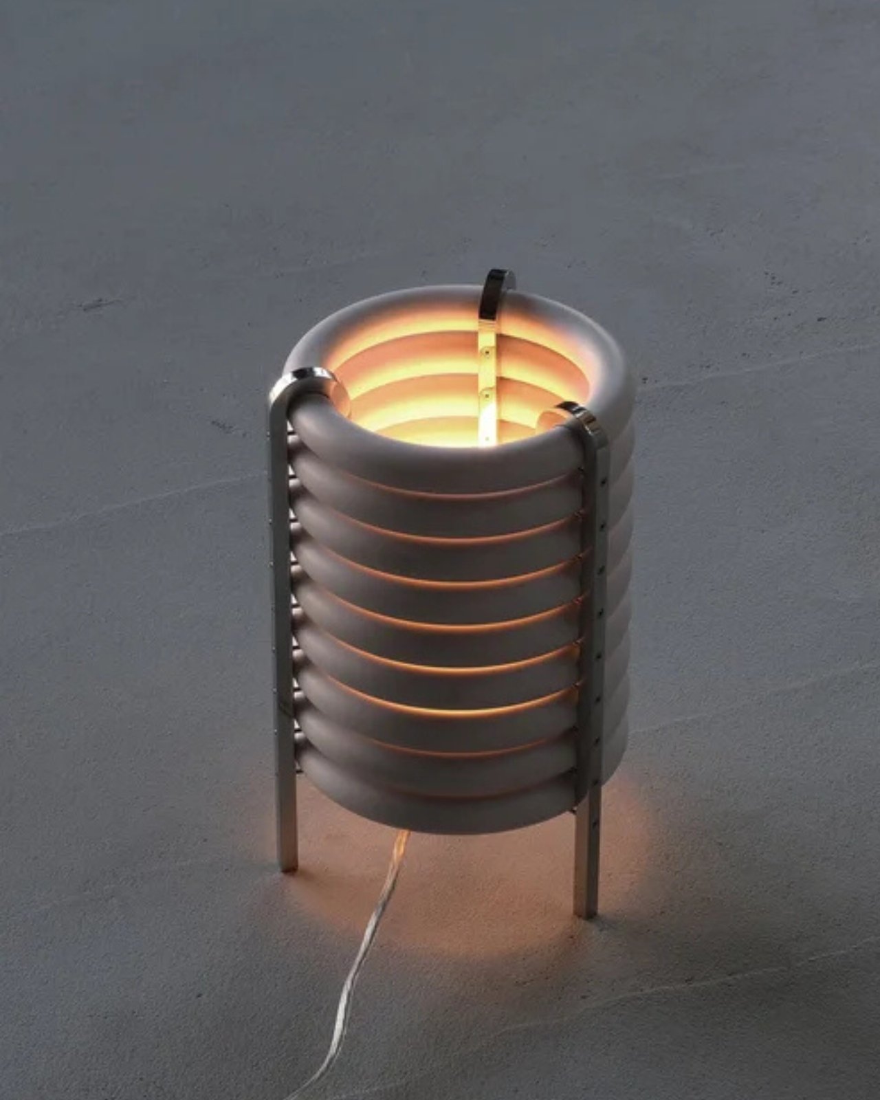 1756582204 264 Decouvrez la WA Table Lamp Une Elegance Ecologique a - plare.