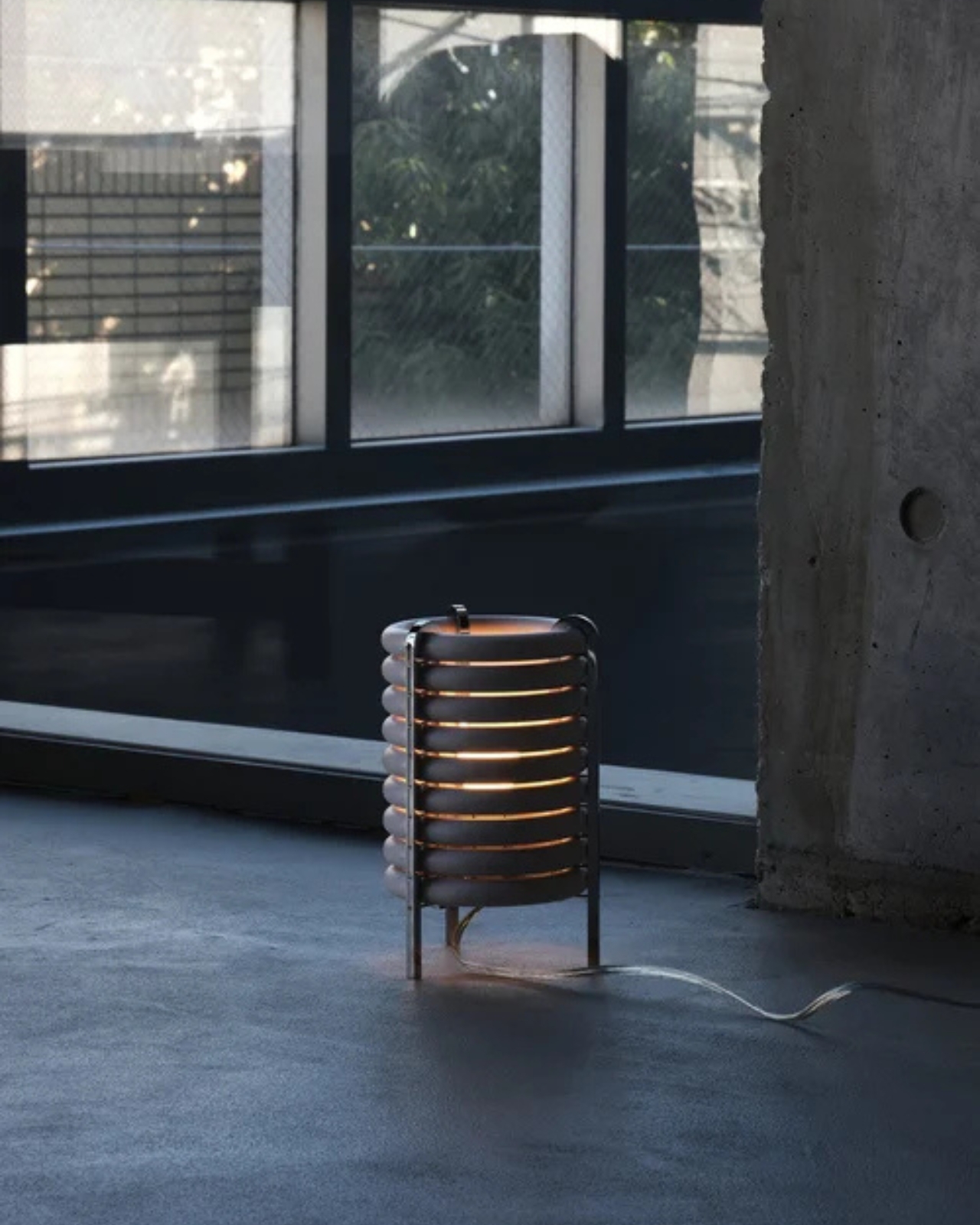 1756582204 962 Decouvrez la WA Table Lamp Une Elegance Ecologique a - plare.