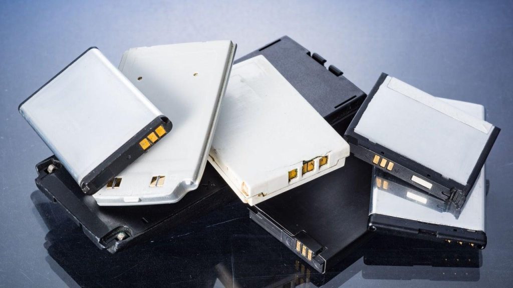 Batteries usagées : investissements et alliances pour un recyclage innovant et durable