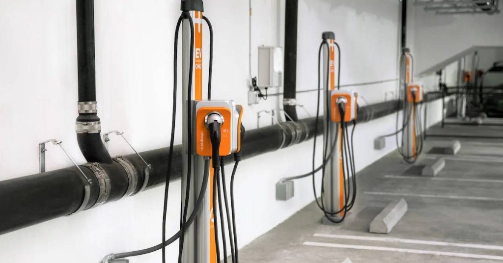 La Californie approuve 56,5 millions de dollars pour renforcer les bornes de recharge EV dans les appartements