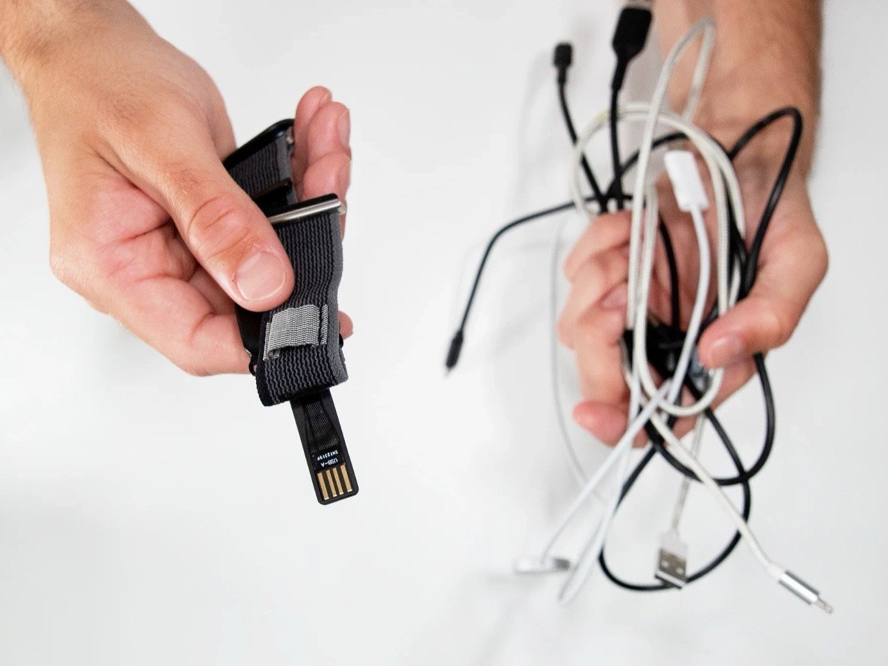 Decouvrez le Bracelet Apple Watch Revolutionnaire avec Chargeur Sans Fil - plare.