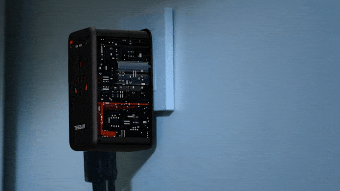 Decouvrez le Tessan Voyager 205 Ladaptateur de voyage 8 en 1 - plare.