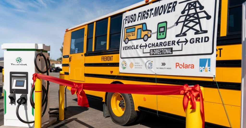 Lancement d’une flotte de bus scolaires électriques V2G parmi les meilleures de Californie.