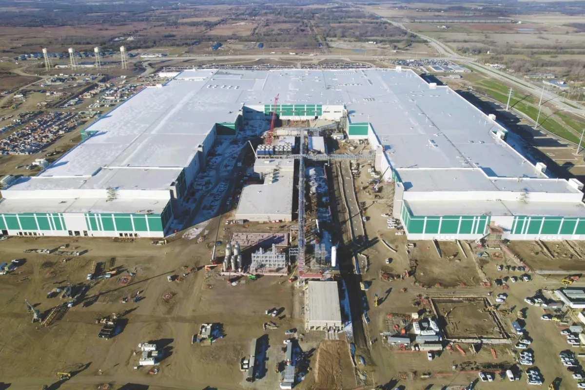 Panasonic lance sa nouvelle usine de batteries a De Soto - plare.