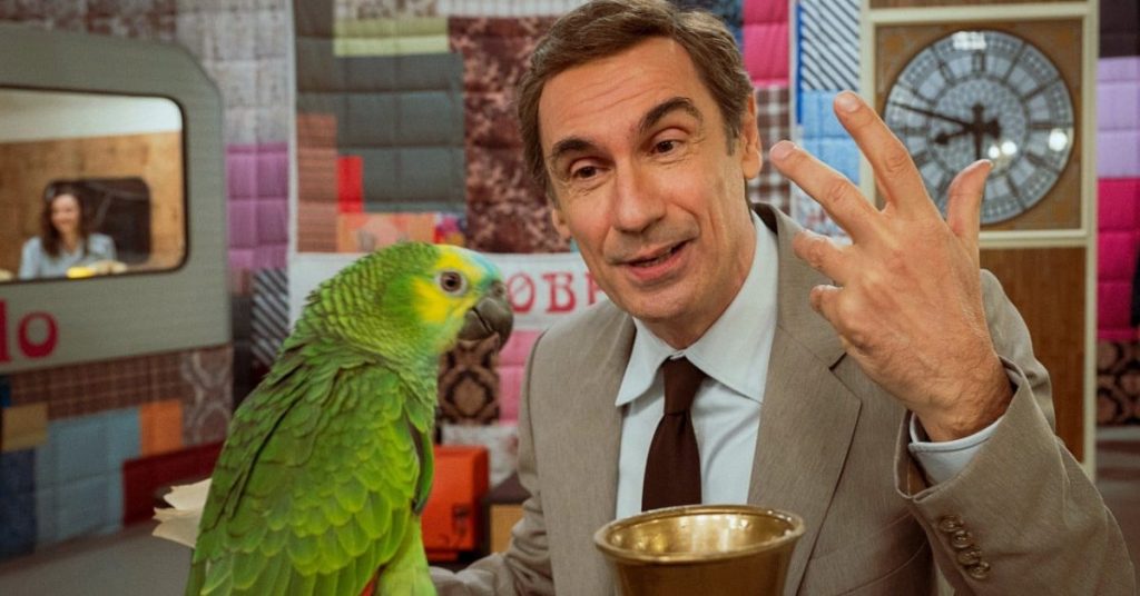 Portobello, Fabrizio Gifuni è Enzo Tortora nella nuova immagine ufficiale della serie