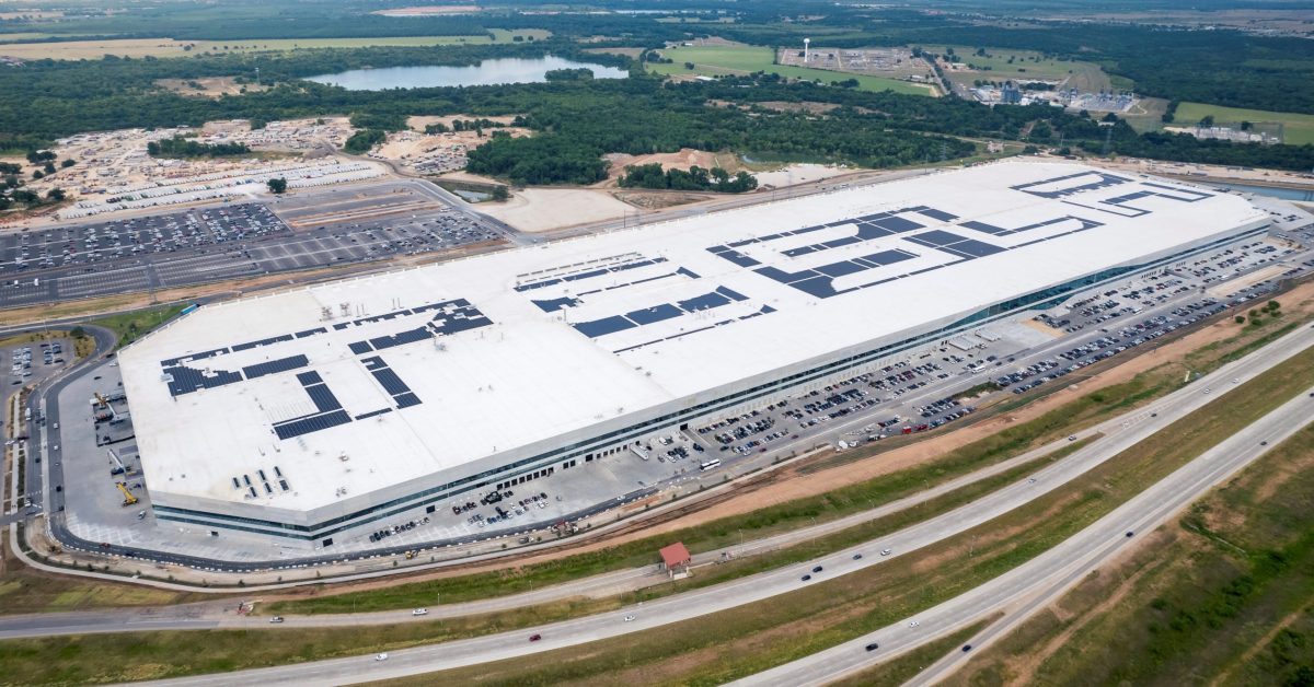 Tesla Gigafactory Texas July 2022 - plare.