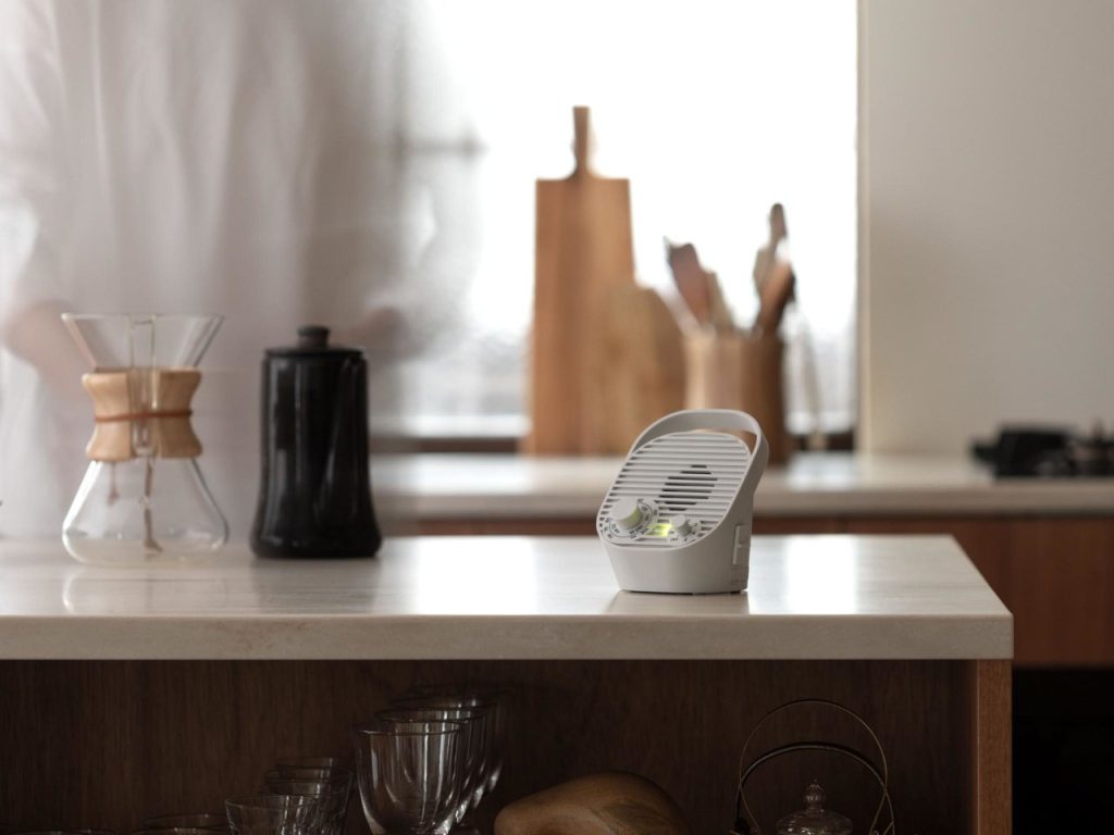 Transformez Votre Salon avec le Haut-parleur TV sans Fil Plus Minus Zero : L’Audio Minimaliste Réinventé !