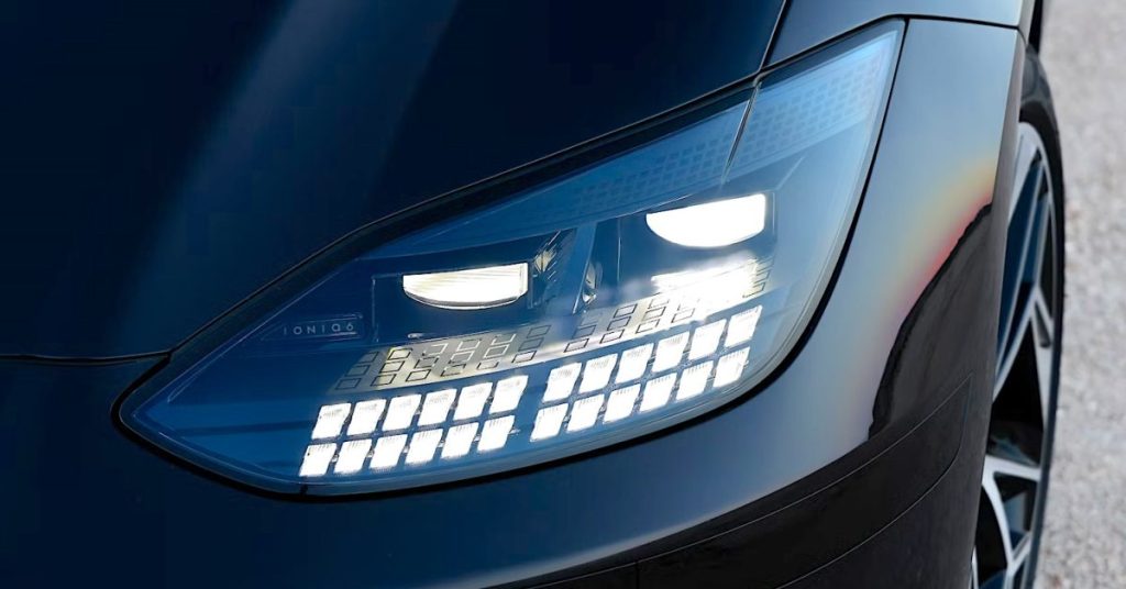 La Hyundai Ioniq 5 est une voiture électrique abordable, avec des prix débutant à 46 400 € pour la version équipée de la batterie de 77 kWh. (frandroid.com) Elle offre une autonomie allant jusqu’à 507 km, selon la capacité de la batterie. (hessautomobile.com) De plus, elle est équipée d’un système de recharge ultra-rapide compatible avec les chargeurs 800V. (hessautomobile.com)