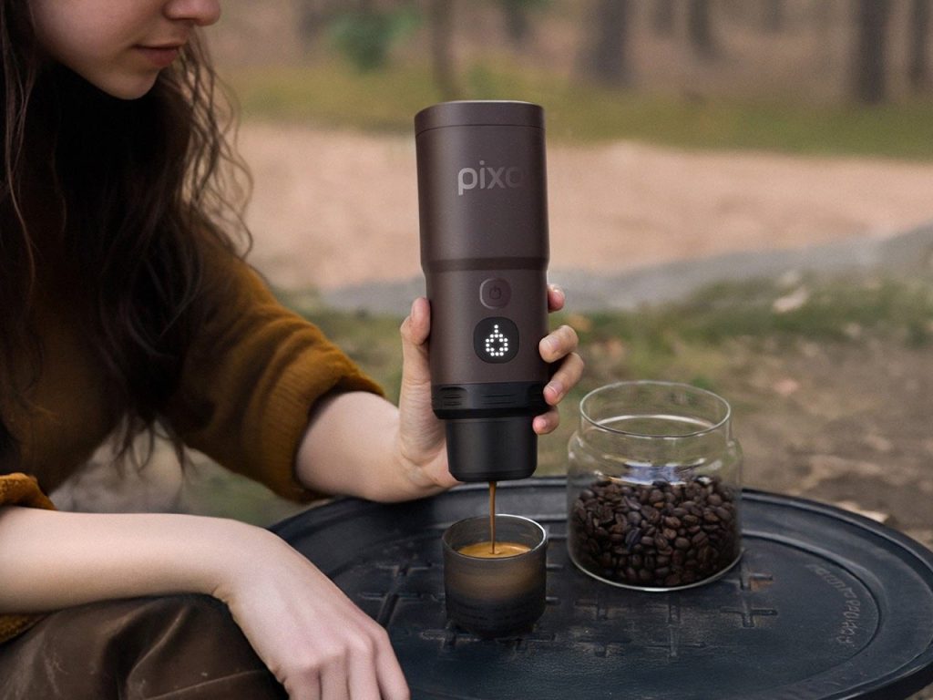 Découvrez le Mini Machine à Espresso Électrique de Wacaco : La Révolution du Café Ultra-Compact!