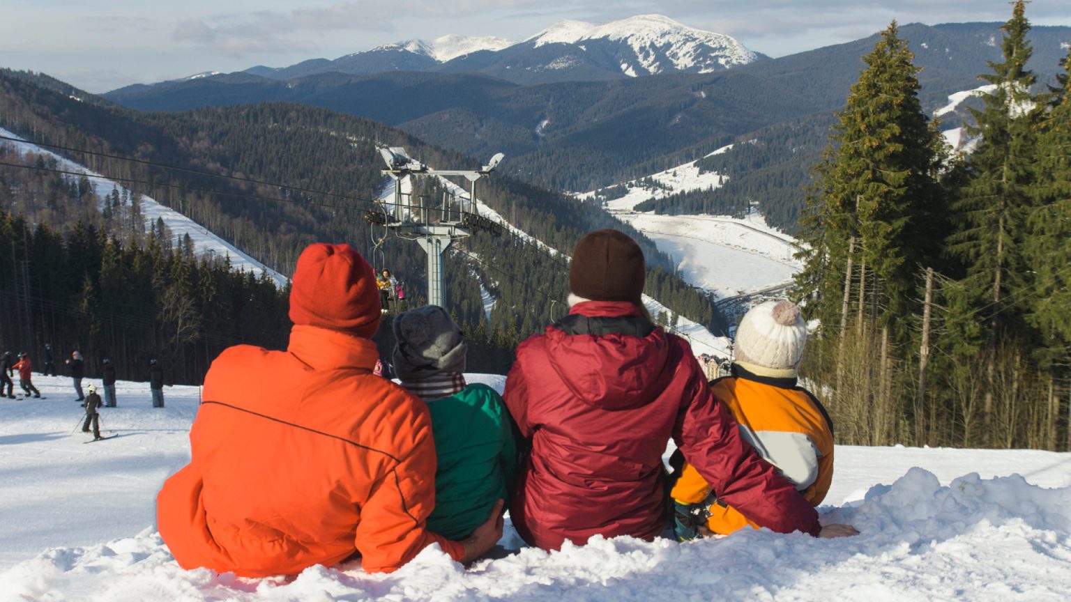 Les meilleures stations de ski pour partir entre amis et astuces pour un séjour pas cher
