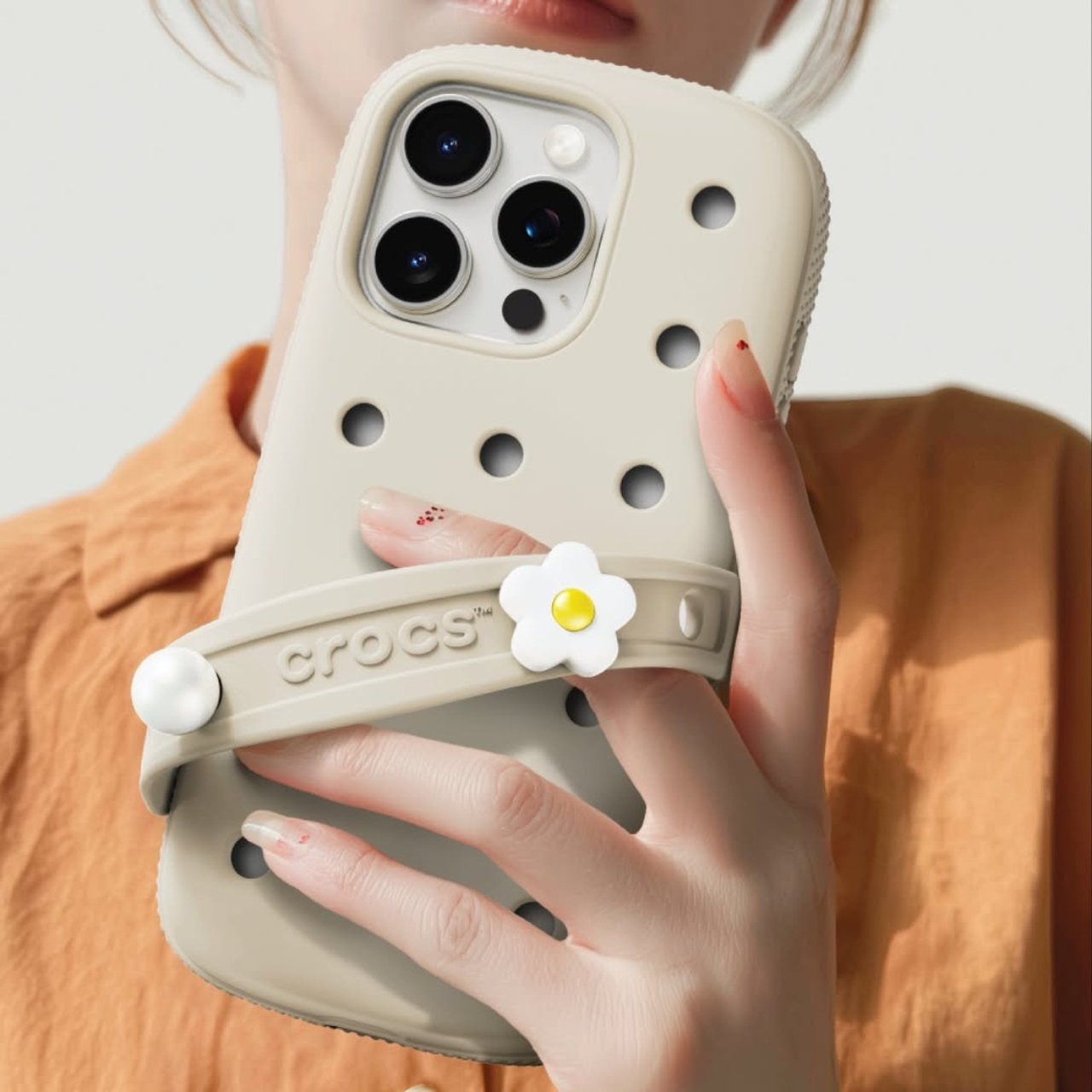 1756804041 102 Decouvrez comment Crocs revolutionne la mode avec une nouvelle collection - plare.