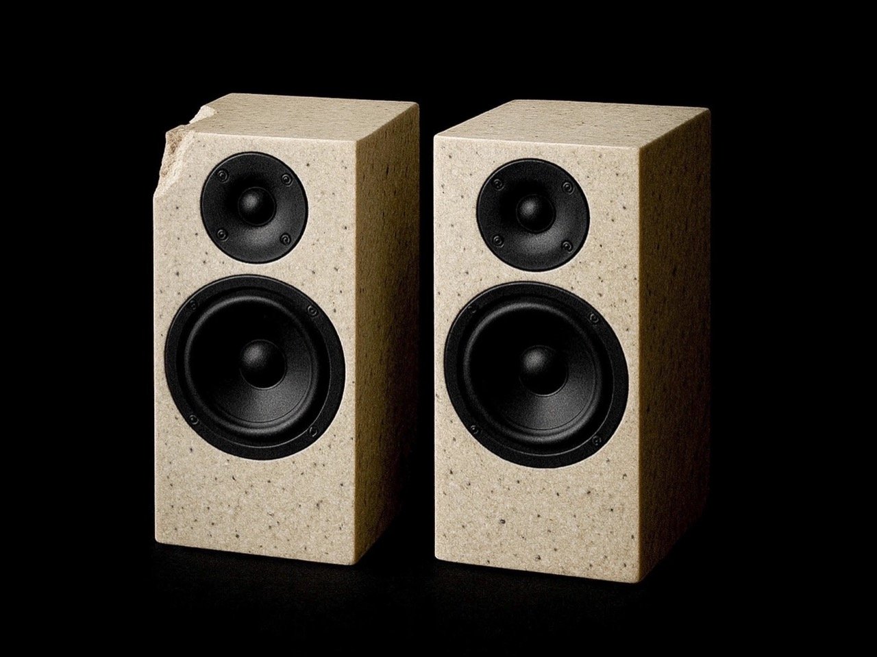 1756850126 987 Decouvrez le Turntable Revolutionnaire en Plastique Recycle Le Concrete - plare.