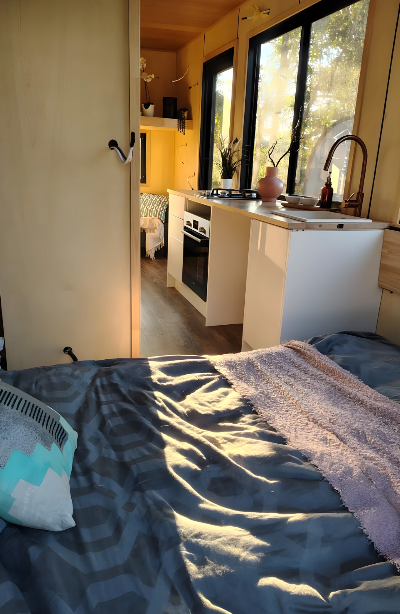 1756856672 402 Decouvrez le Secret Revolutionnaire dun Constructeur Australien de Tiny Houses - plare.