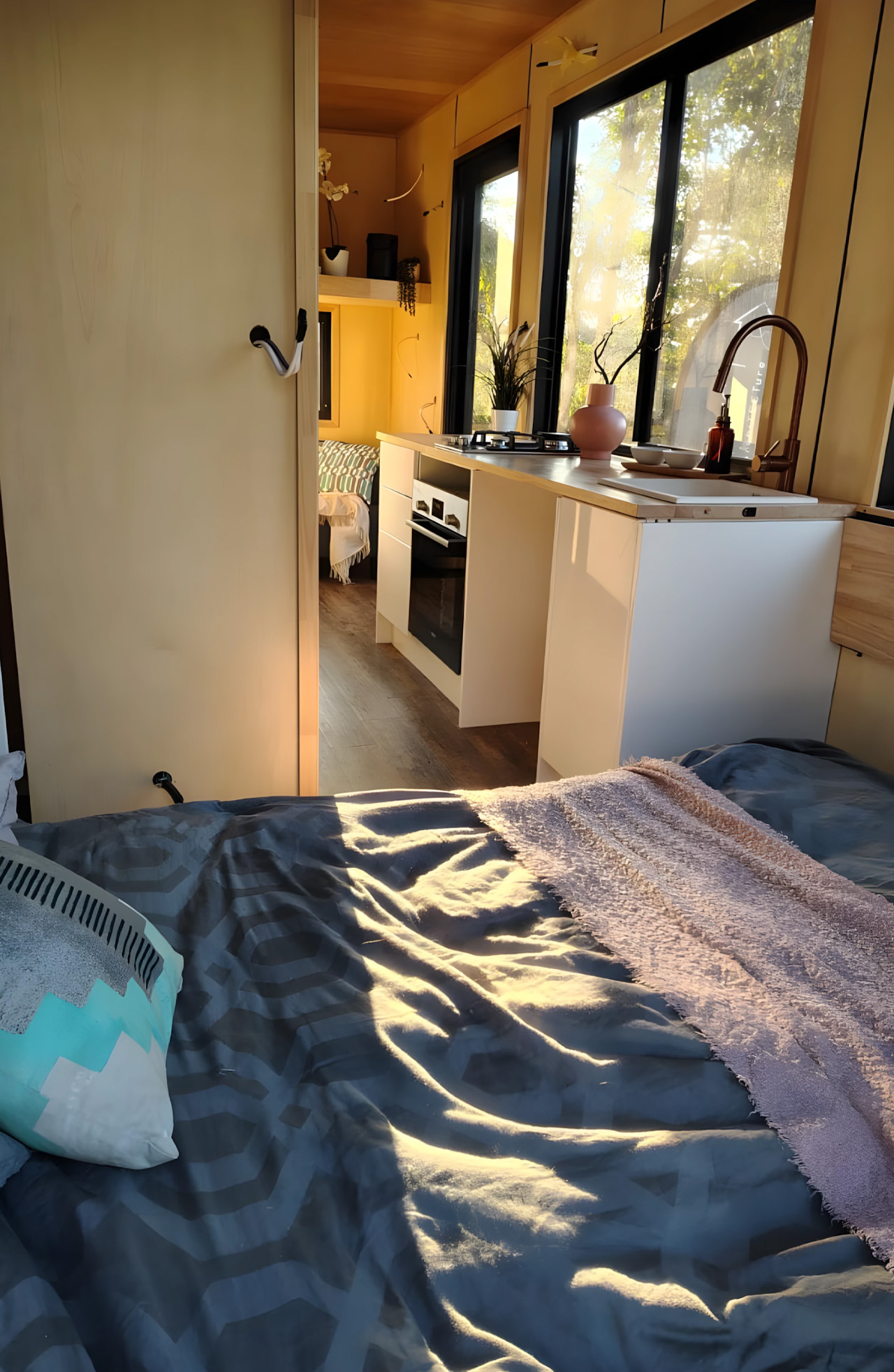 1756856673 189 Decouvrez le Secret Revolutionnaire dun Constructeur Australien de Tiny Houses - plare.