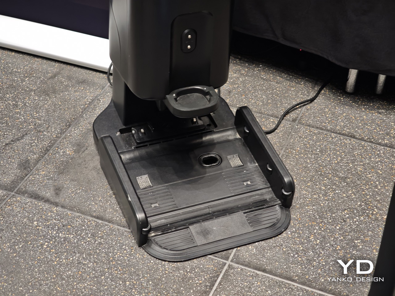 1757088371 102 Ce Robot Aspirateur Observe vos Mouvements et Copie vos Techniques - plare.