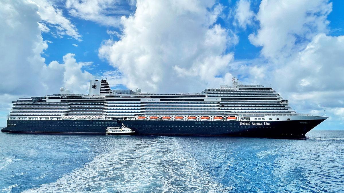 Crucero Holland America Line en alta mar