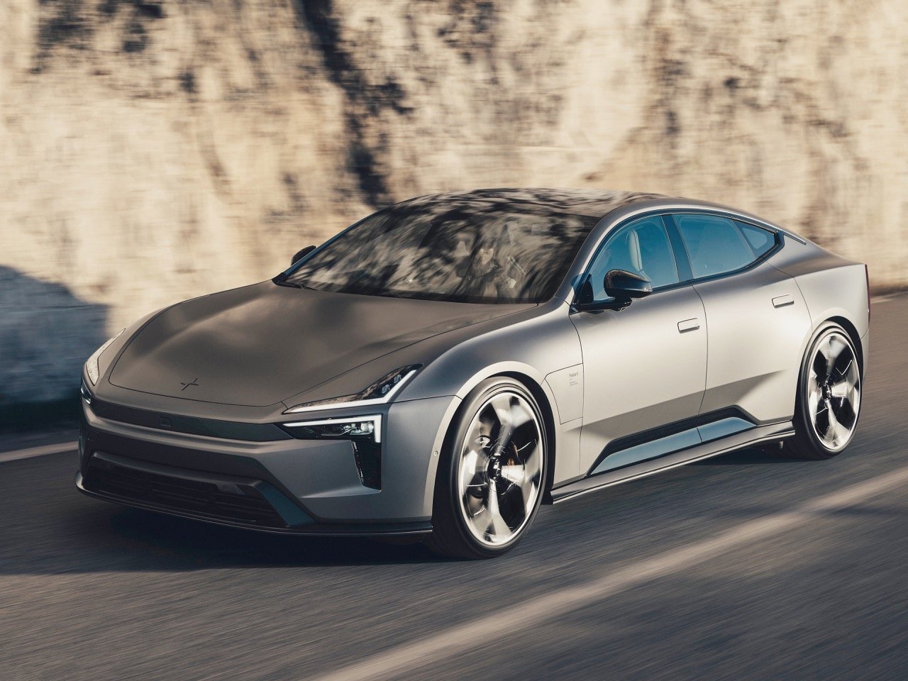 1757368890 211 Decouvrez le Polestar 5 Un Luxe Etonnant Sans Vitre - plare.