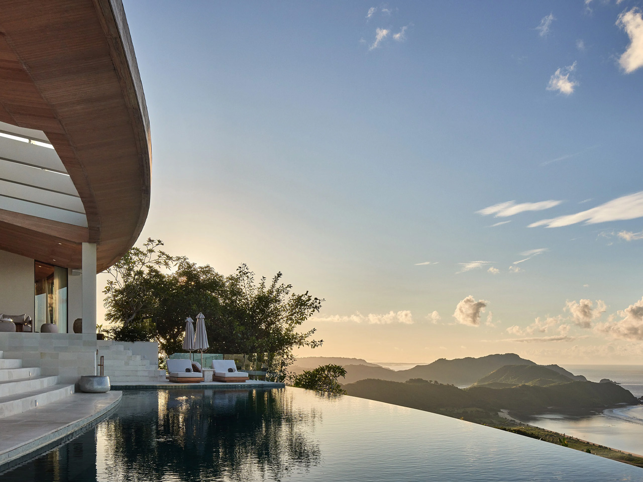 1757856136 207 Decouvrez Comment Cette Villa Surplombant la Cote Indonesienne A Transforme - plare.