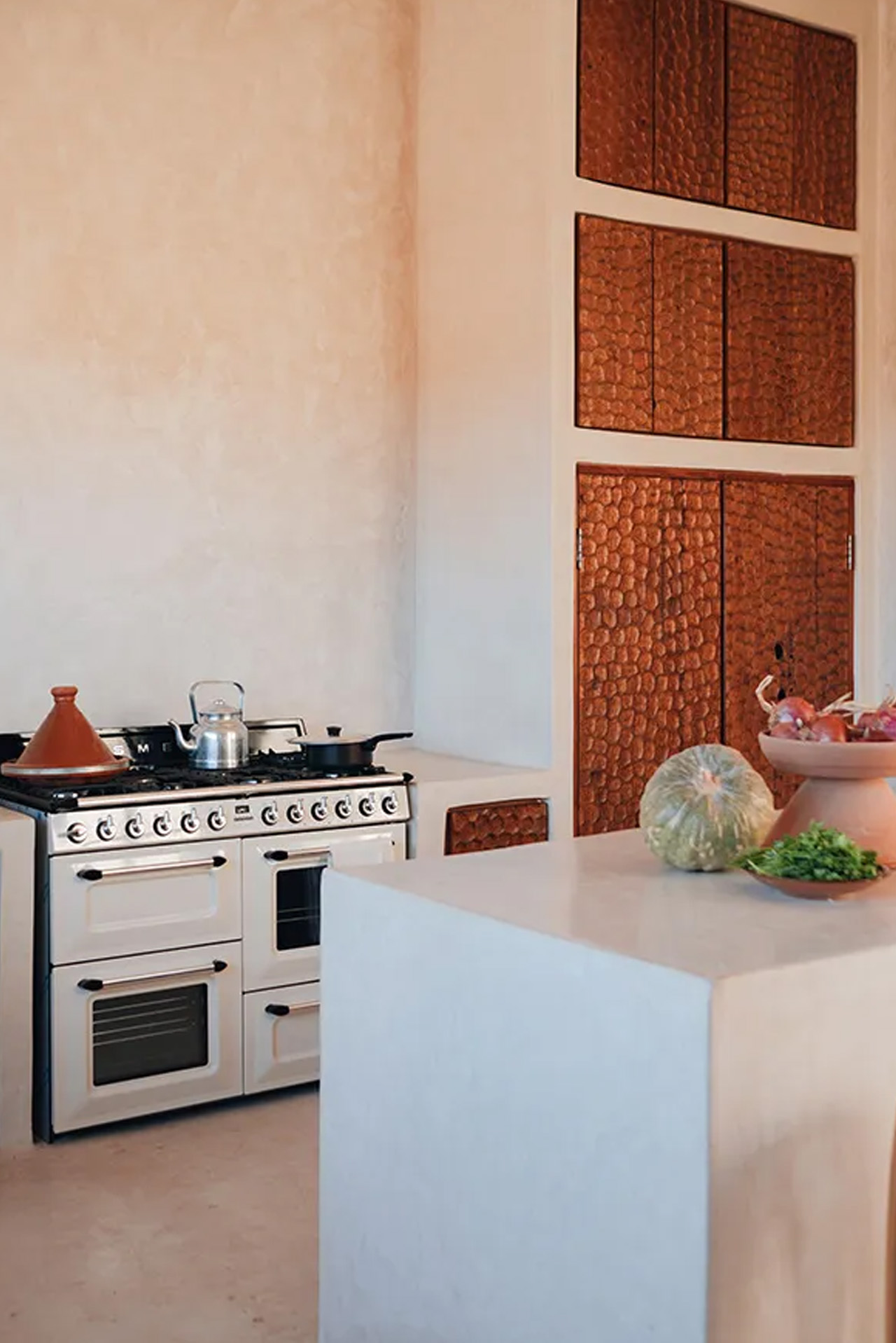 1757878089 346 Decouvrez cette Villa Marocaine Minimaliste qui Reste Confortable Toute lAnnee - plare.