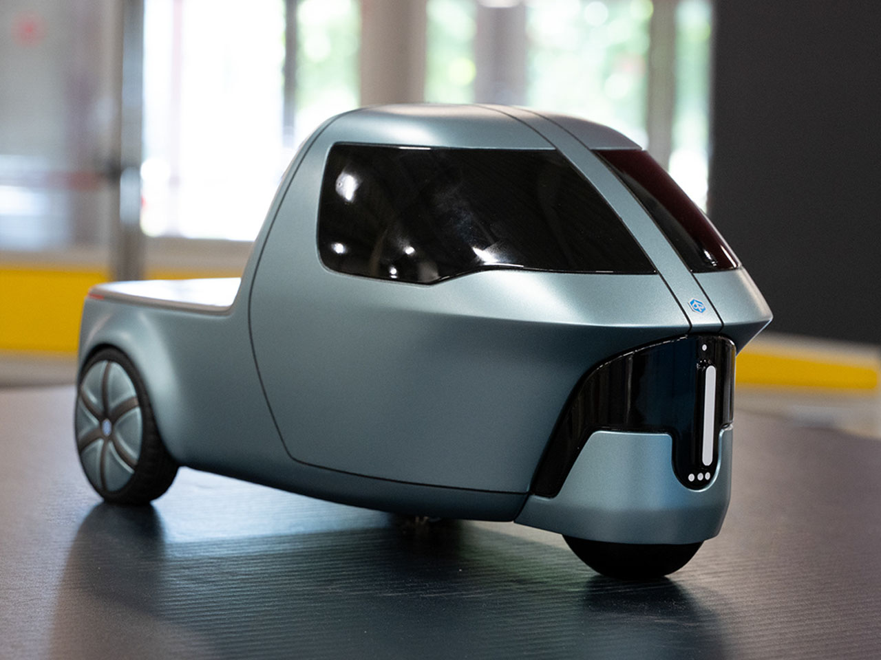 1758054793 218 MOVA Le Trois Roues Intelligent qui Revolutionne les Livraisons Urbaines - plare.