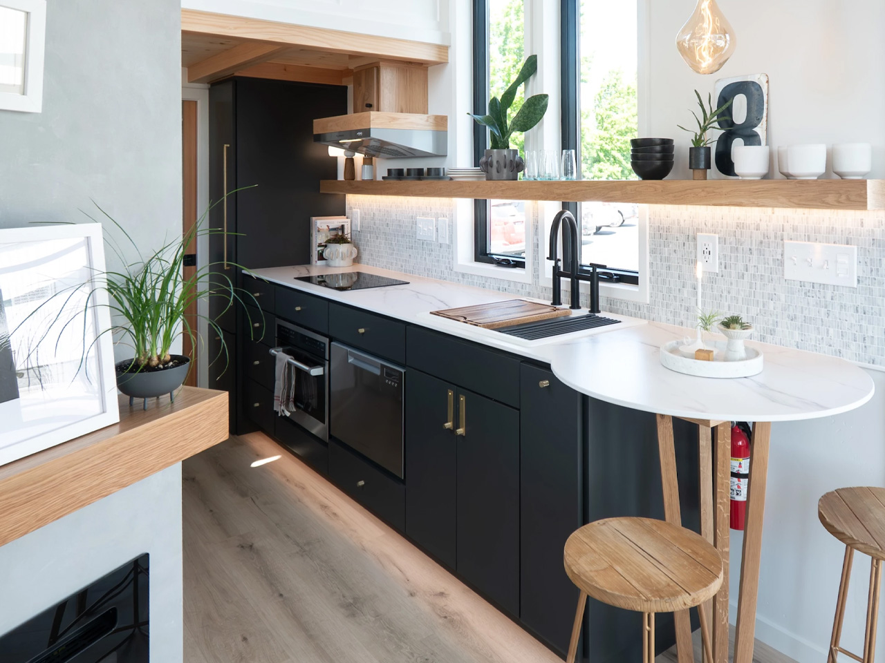 1758066083 165 Decouvrez Ce Mini Maison a 89 000 avec Un Lit - plare.