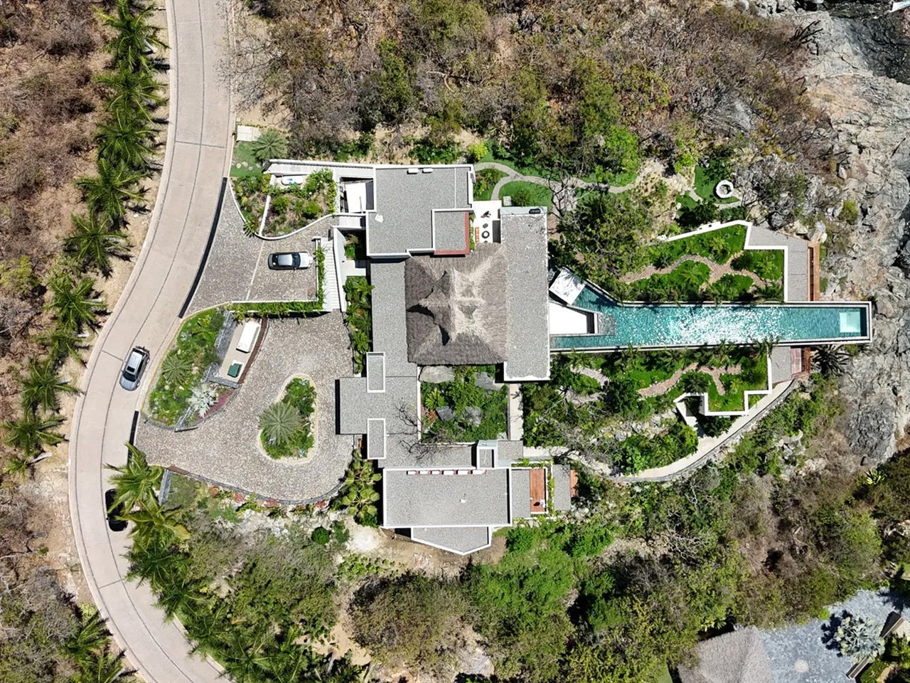 1758231980 697 Decouvrez Casa Yuri Une Maison de Reve Suspendue au Above - plare.