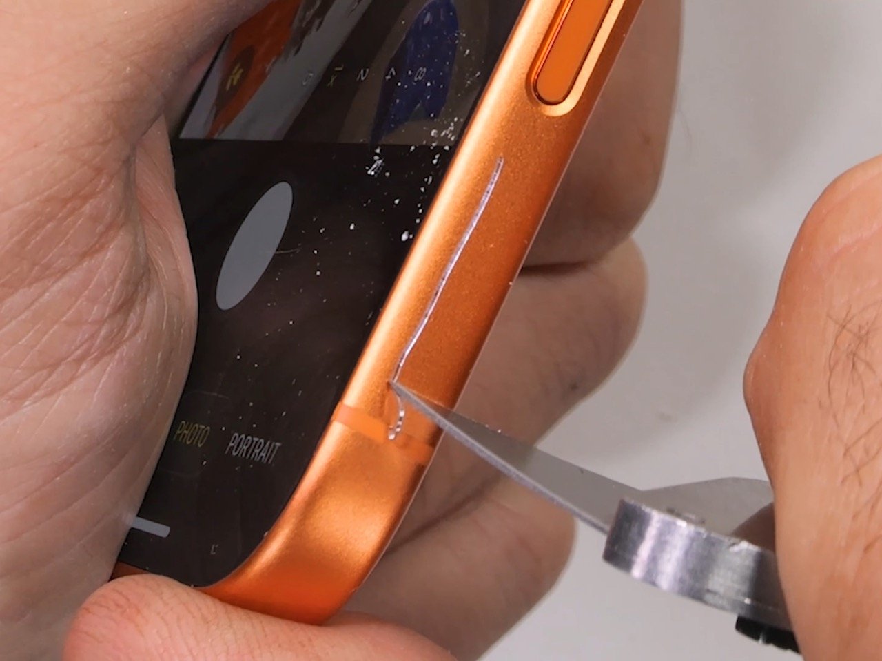 1758488818 391 Decouvrez Pourquoi lAluminium de liPhone 17 Pro Rayures et - plare.