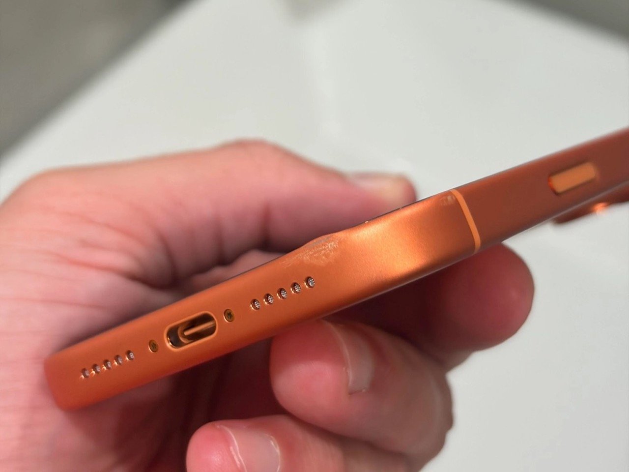 1758488818 5 Decouvrez Pourquoi lAluminium de liPhone 17 Pro Rayures et - plare.