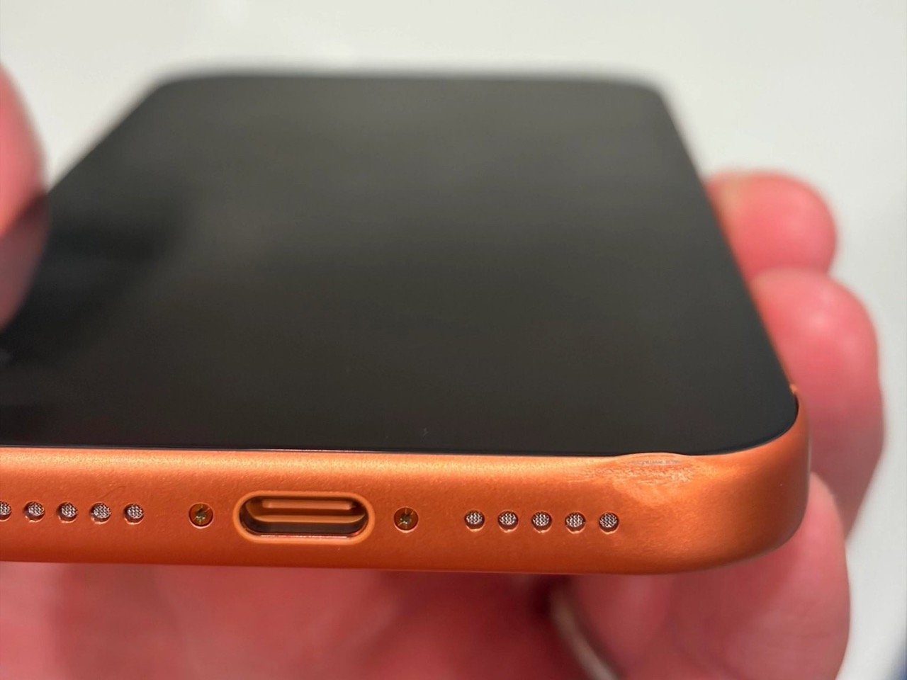1758488818 704 Decouvrez Pourquoi lAluminium de liPhone 17 Pro Rayures et - plare.