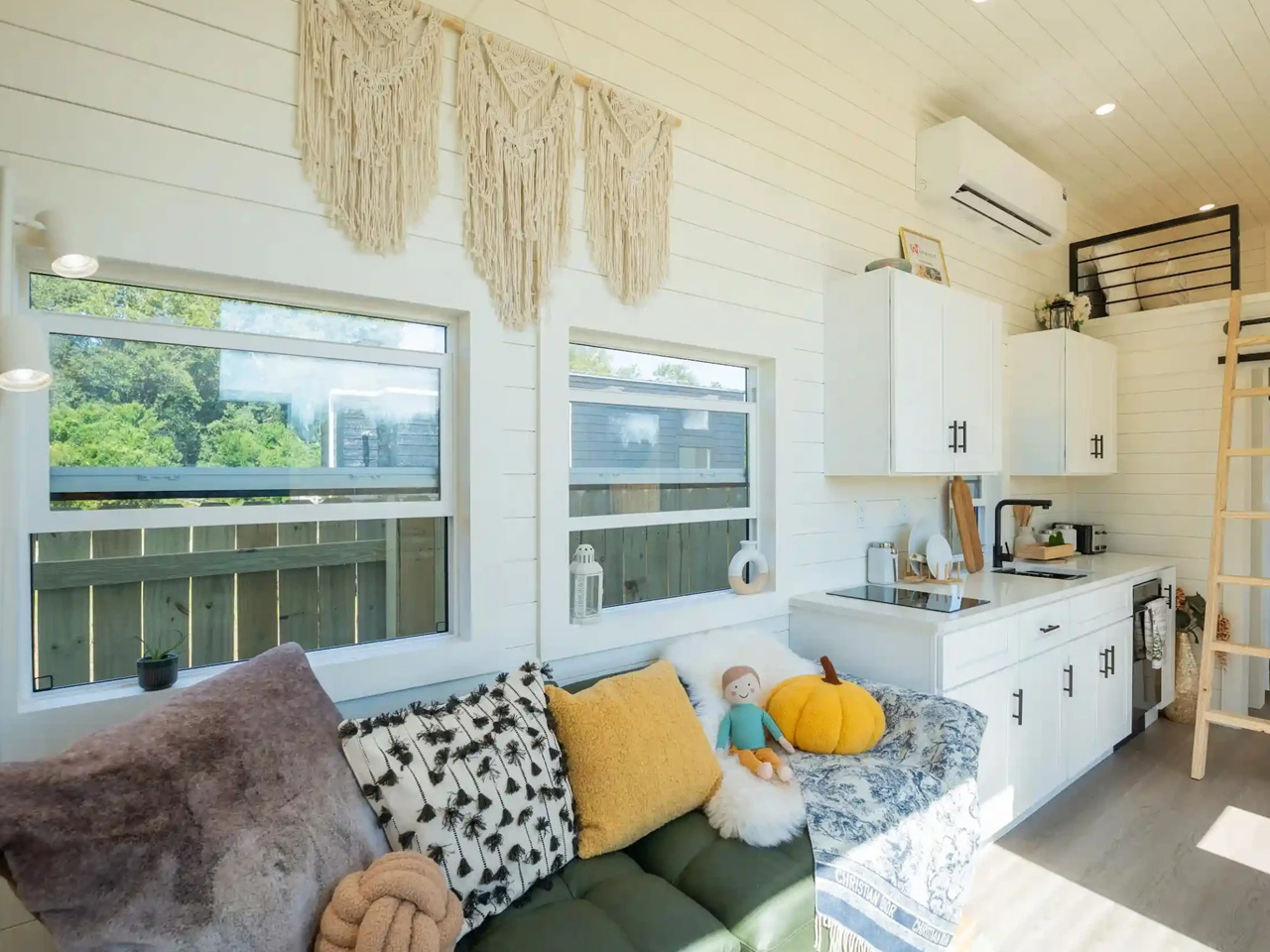 1758750295 831 Decouvrez le Webster la Maison Tiny de 32 pieds - plare.