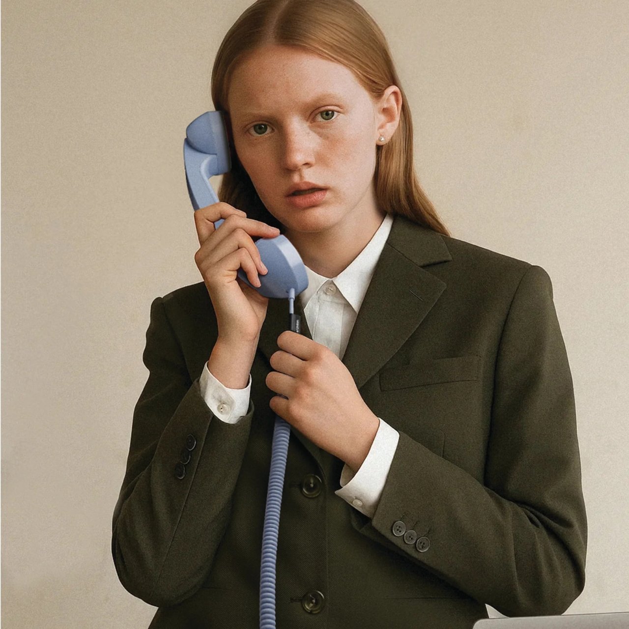 1758819515 557 Decouvrez le POP Phone de Native Union le compagnon - plare.