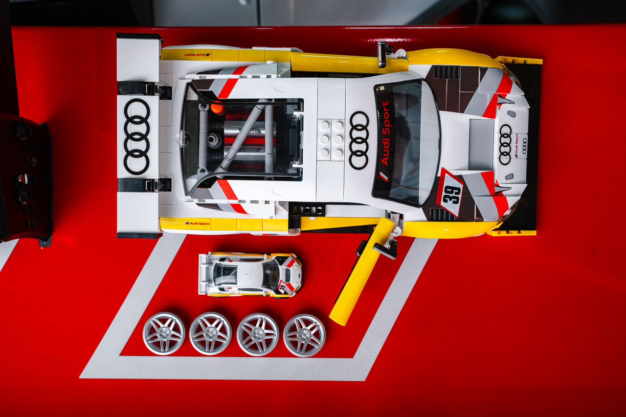 1758839771 671 Decouvrez les Hot Wheels Epiques Audi RS2 et R8 - plare.