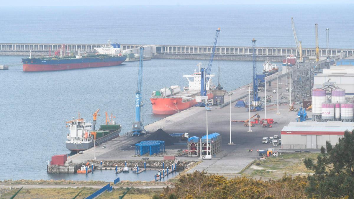 Terminal énergétique à Punta Langosteira