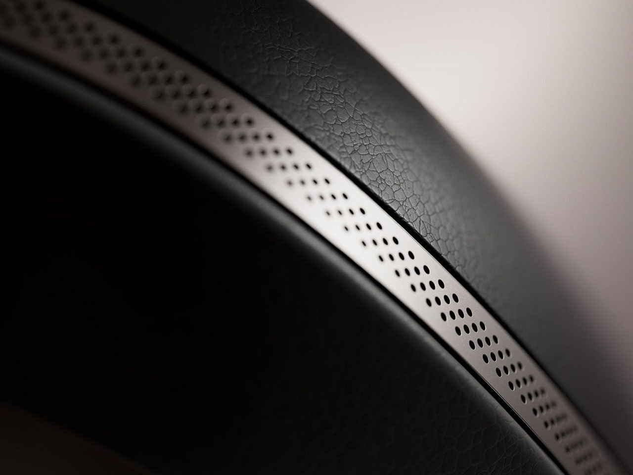 1759092777 737 Decouvrez les PX8 S2 de Bowers Wilkins des - plare.