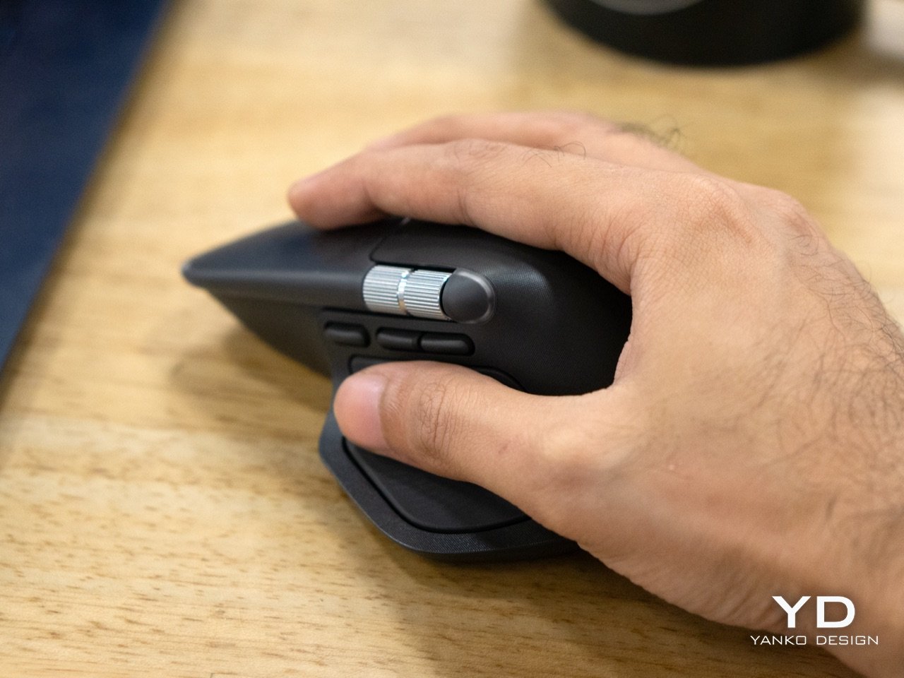 1759216626 35 Decouvrez le Logitech MX Master 4 Comment le Retour - plare.