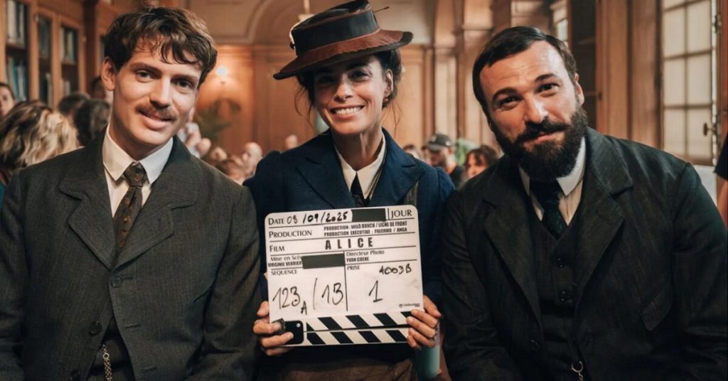 Bérénice Bejo dans Alice : la première série HBO Max sur une femme réalisatrice Alice: Bérénice Bejo protagonista della serie HBO Max sulla prima regista donna al mondo