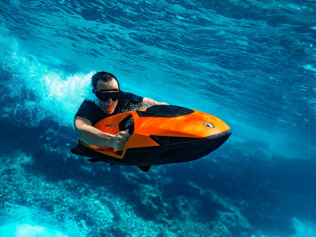 Découvrez le Seabob SE63 : le Véhicule Nautique Électrique qui Riva à 22 km/h comme une Lamborghini des Mers!