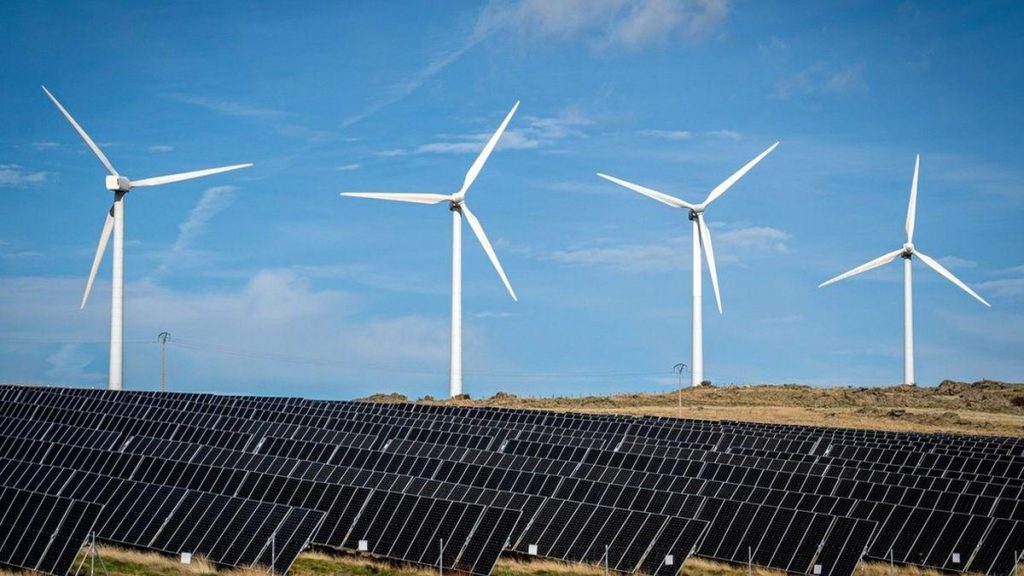 Cruz de Hierro : le parc hybride solaire et éolien pionnier d’Espagne renforce son modèle innovant