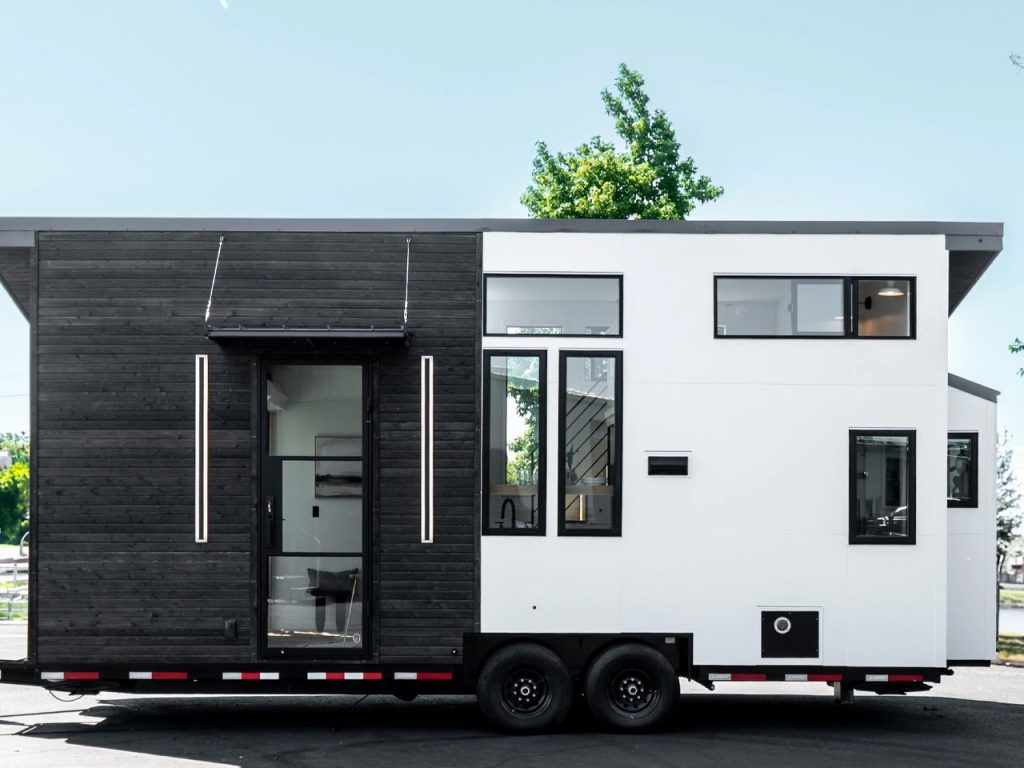 Découvrez Ce Mini-Maison à 89 000 $ avec Un Lit Motorisé Qui Se Cache au Plafond !