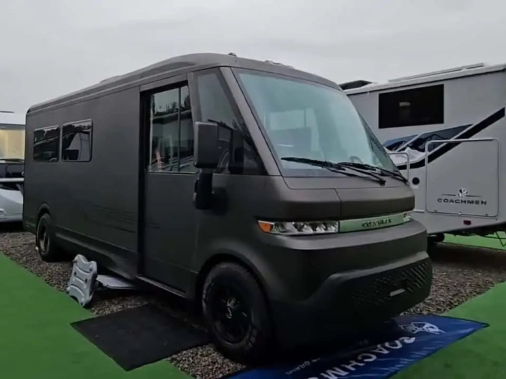 Découvrez le Coachmen RVEX : Un RV Électrique Basé sur BrightDrop à 150 000 $ et Son Impressionnante Autonomie de 270 Milles !
