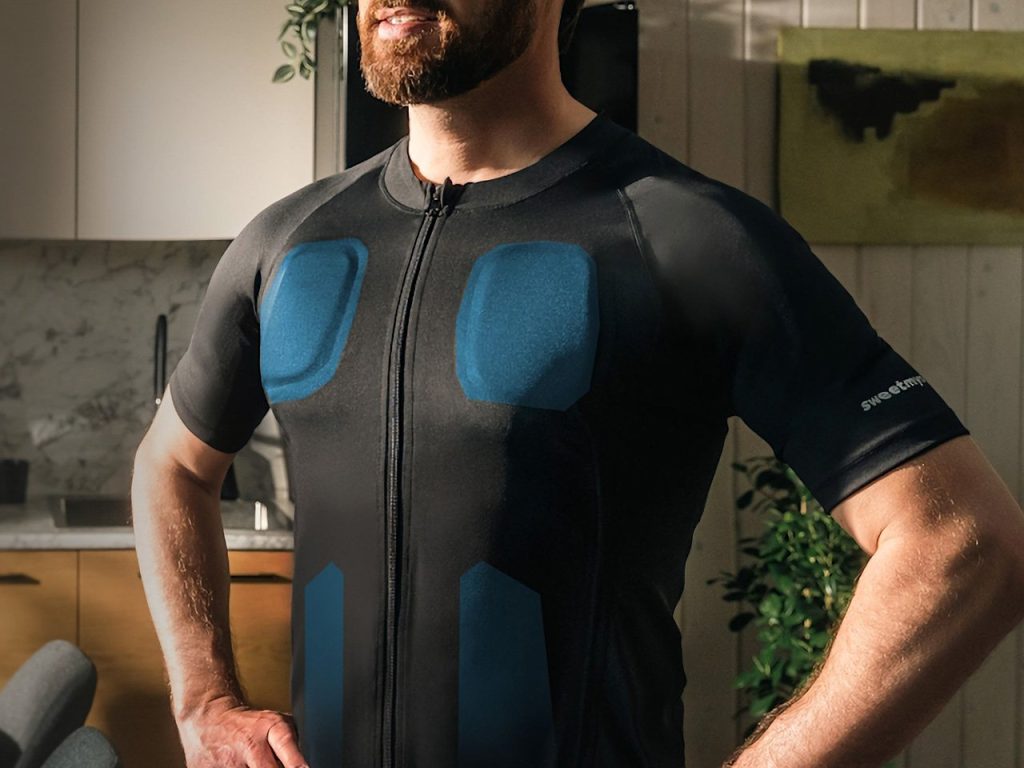 Transform Your Work Routine: Discover the Painless EMS Bodysuit for Effortless 20-Minute Workouts While You Answer Emails!