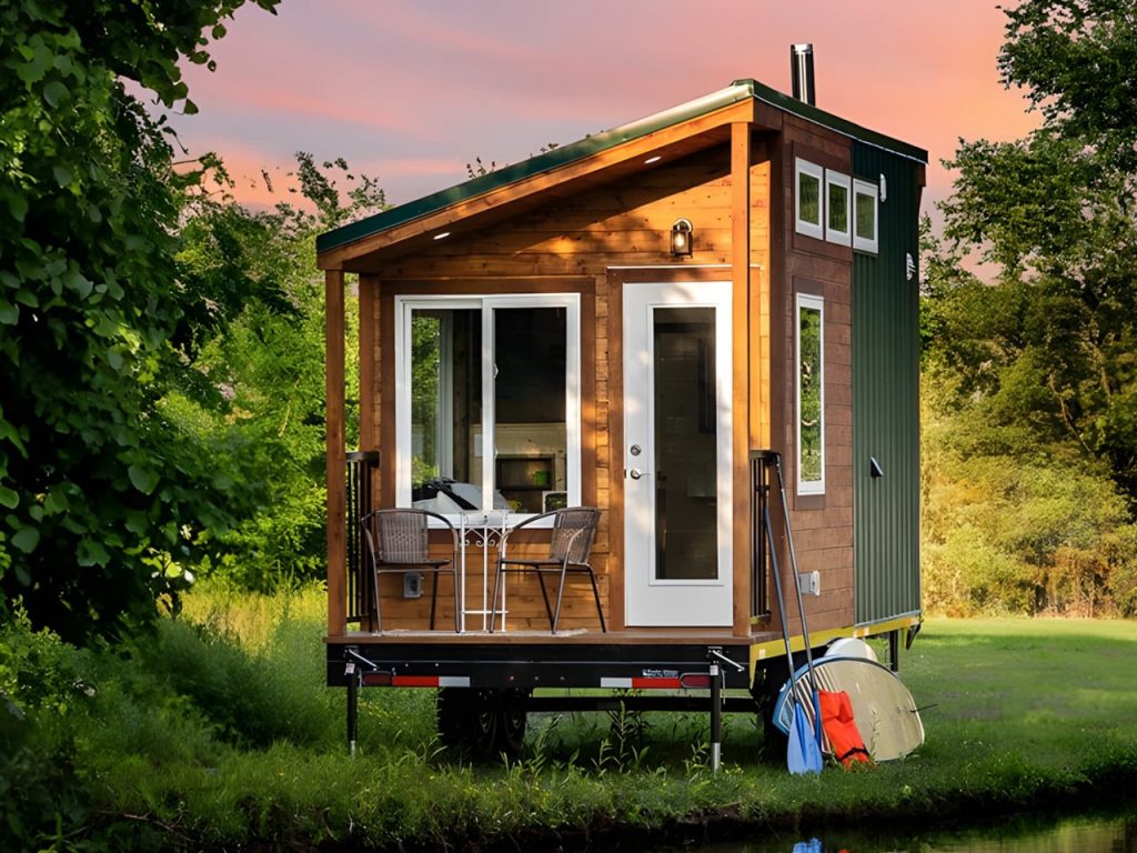 Découvrez cette Tiny House à 79 800 $ : Une Vie de Cabane Rustique en Seulement 150 Pieds Carrés !