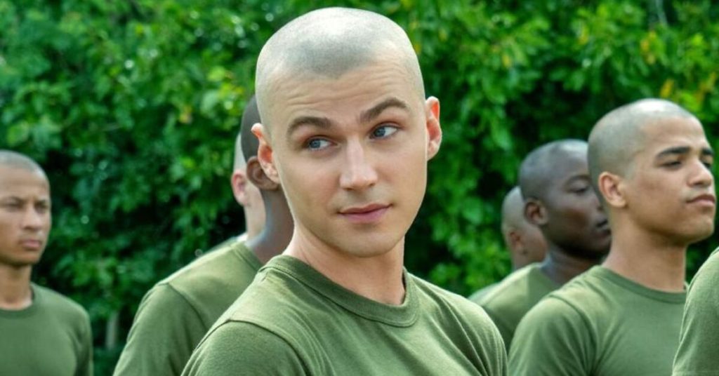 Chi è Miles Heizer? Biografia carriera e vita privata del protagonista della serie queer Netflix